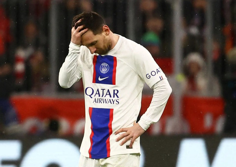 Messi thất vọng sau khi tan trận thua Bayern 0-2 ngày 9/3