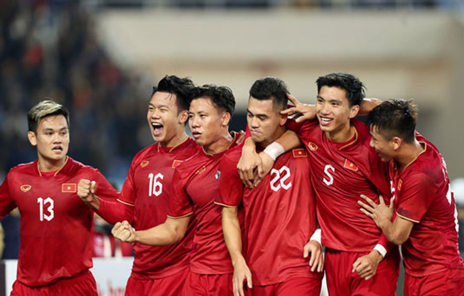 Đội tuyển Việt Nam đang từng bước làm quen với các của Troussier