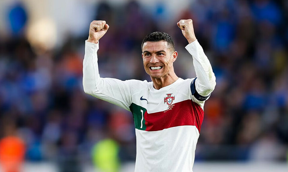 Ronaldo mãn nguyện khi ghi bàn trong trận thứ 200