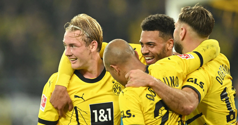 Dortmund đã vươn lên dẫn đầu Bundesliga